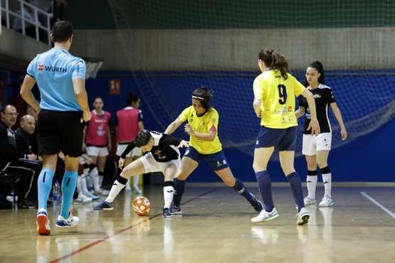 Una mala primera mitad condena al Teldeportivo/TA.